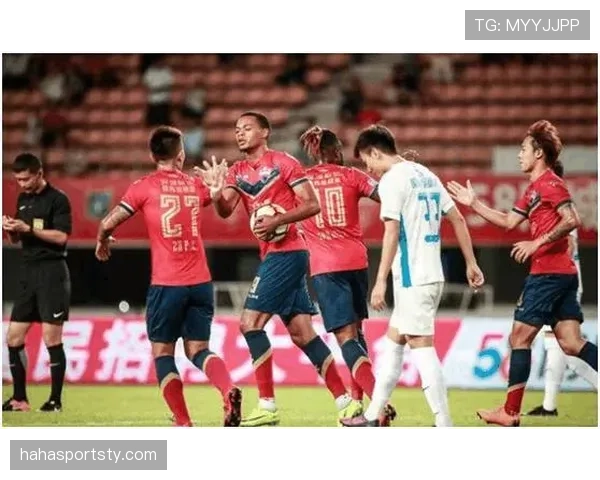 替补规则：换人申请、裁判批准与球员入场程序详解