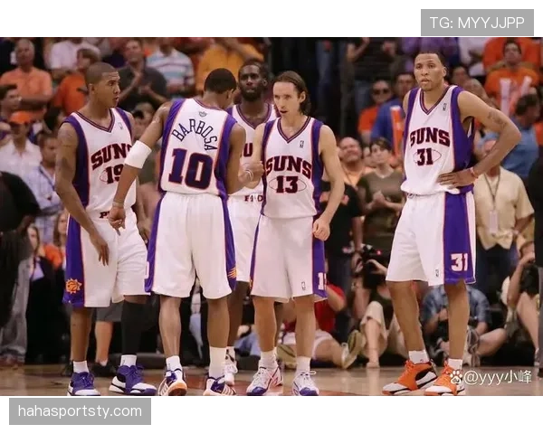 纳什无球跑动改变防守布局，主导太阳进攻节奏