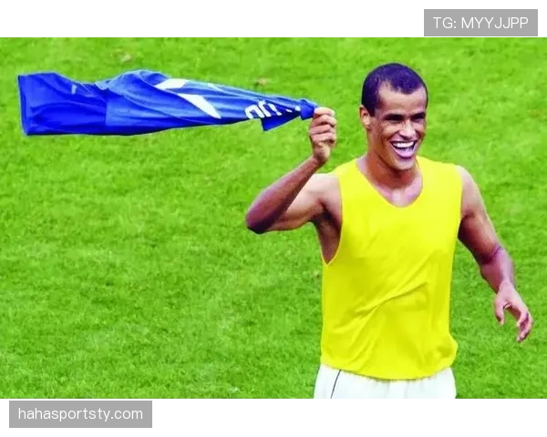 脱衣庆祝为何必遭黄牌处罚？足球规则详解处罚逻辑