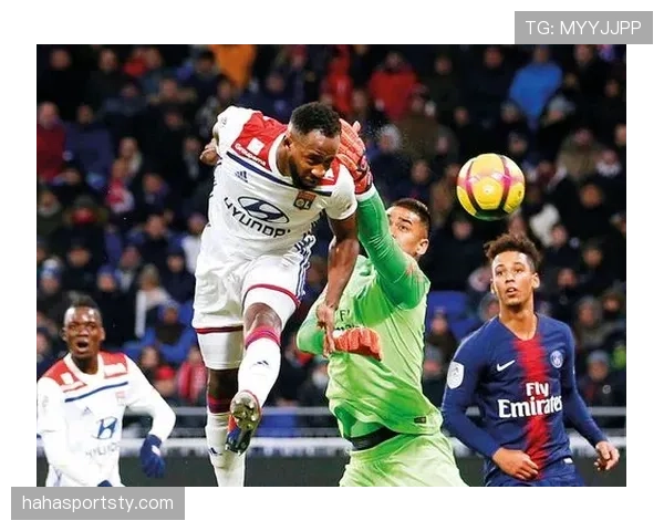 巴黎边路进攻看似犀利，实则缺乏层次，战术单一问题逐步反映